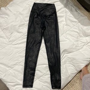 Skinny black leggings